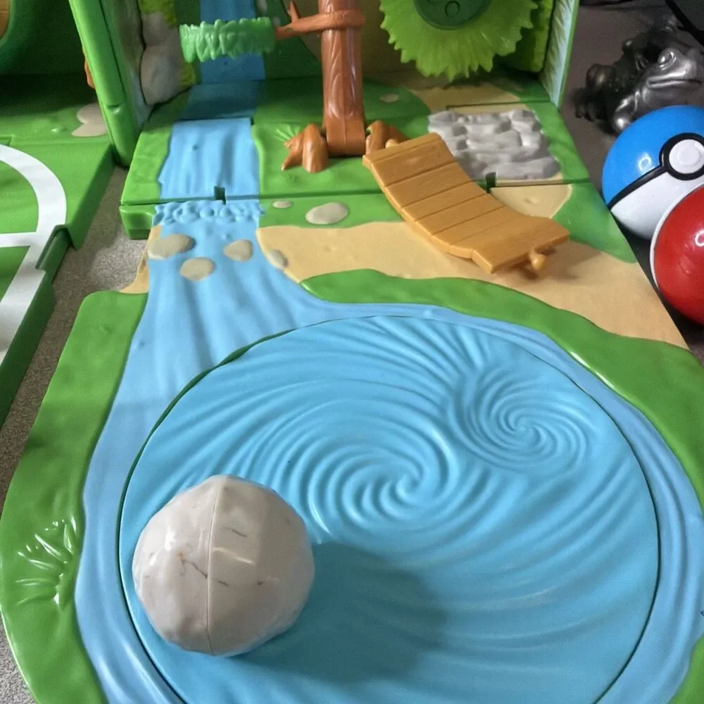 POKEMON Battle Ground Arena Playset Figures & Bridge! Green Backpack Case *READ*